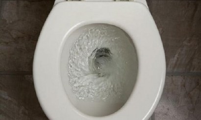 Bồn cầu bị tụt nước nguyên nhân và cách giải quyết