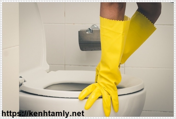 sửa nh&agrave; vệ sinh nước xả nước chậm