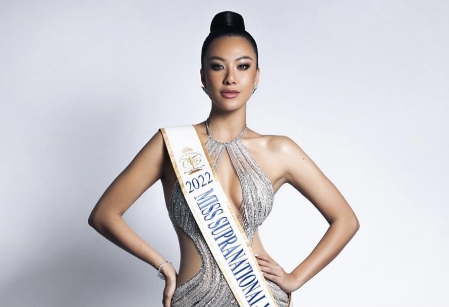&Aacute; Hậu Kim Duy&ecirc;n đẹp sắc xảo.