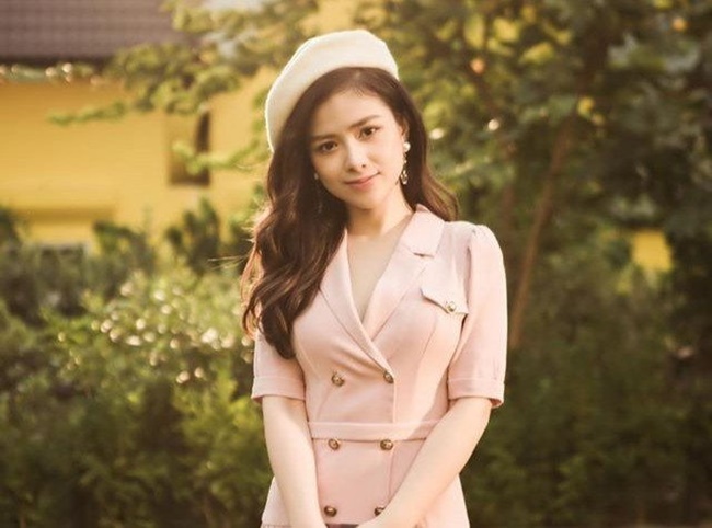 ca sĩ Dương Ho&agrave;ng Yến l&agrave;m HLV