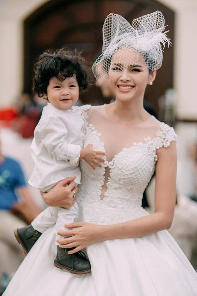 Tiểu sử Diễm Ch&acirc;u ch&iacute;nh x&aacute;c