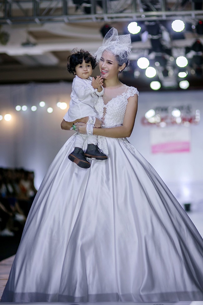 Tiểu sử Diễm Ch&acirc;u c&ocirc;ng khai bạn trai