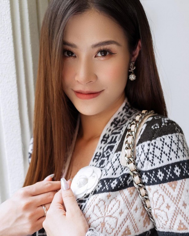 tiểu sử ca sĩ đ&ocirc;ng nhi