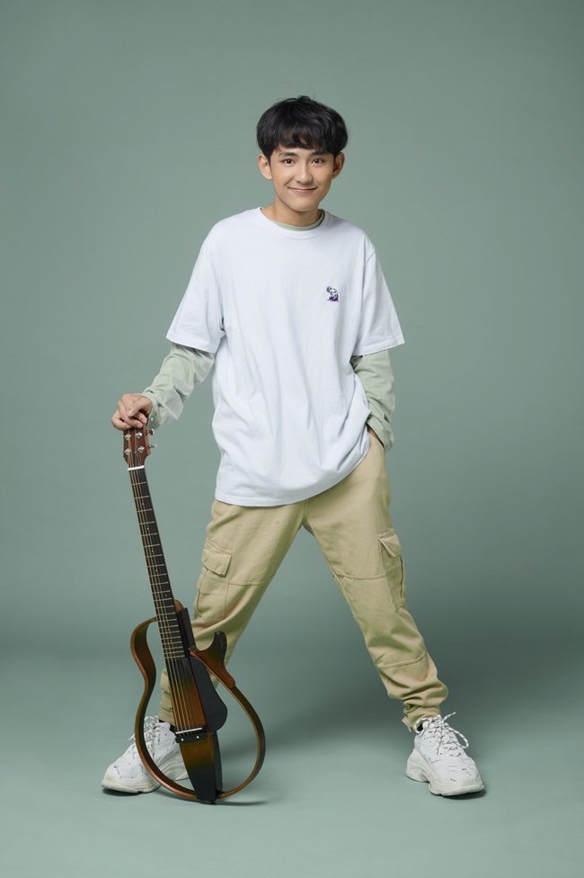 First Anuwat ng&ocirc;i sao Th&aacute;i Lan