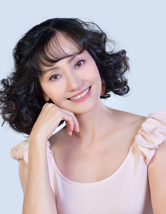 hạnh th&uacute;y v&agrave; con g&aacute;i