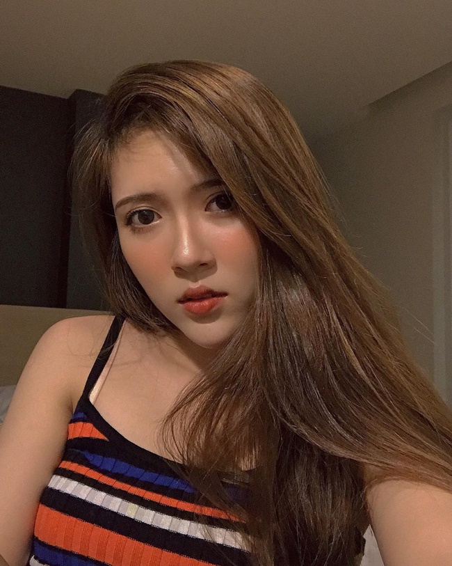 hotgirl Kim Ngân lộ clip ảnh nóng