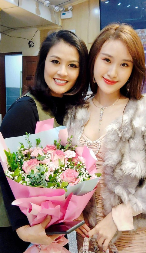 Con gái của diễn viên Hoa Thúy