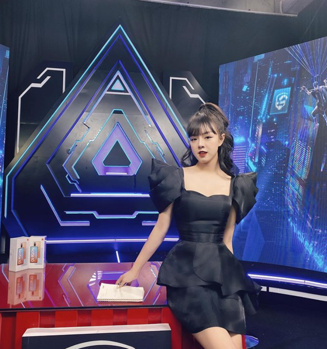 MC Thảo Trang lộ clip ảnh nóng