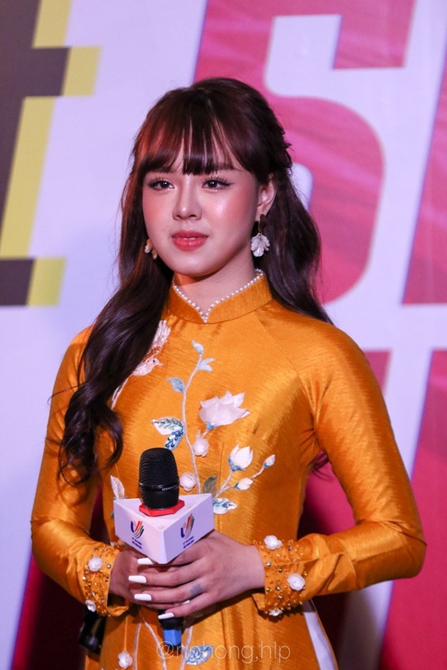 MC Thảo Trang lộ clip ảnh nóng