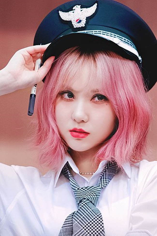 Eunha cởi bỏ áo lưới