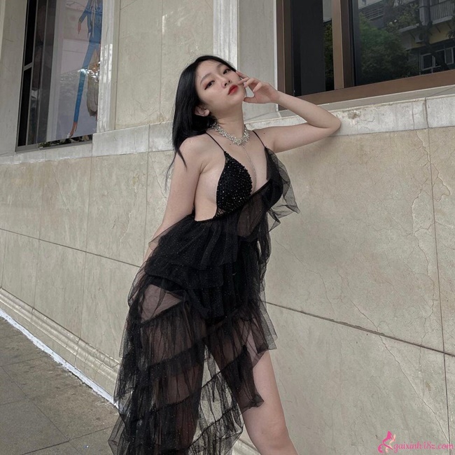 Streamer Linh ChiChan lộ clip ảnh nóng