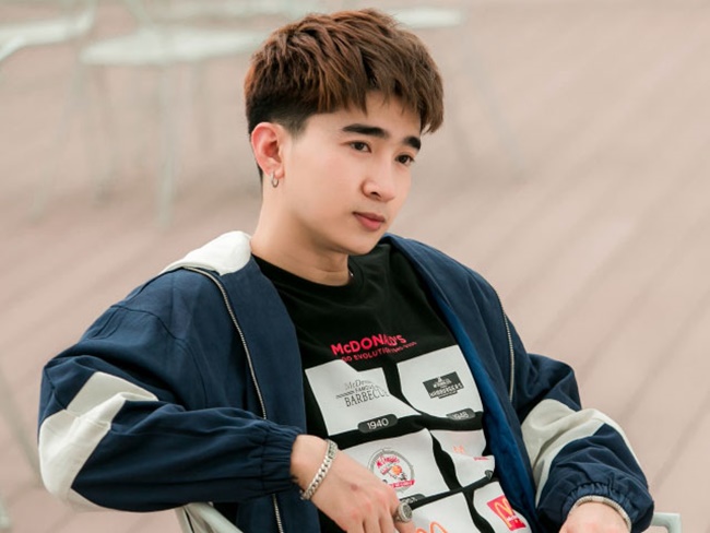 ca sĩ Chi D&acirc;n tạo ra b&agrave;i hit
