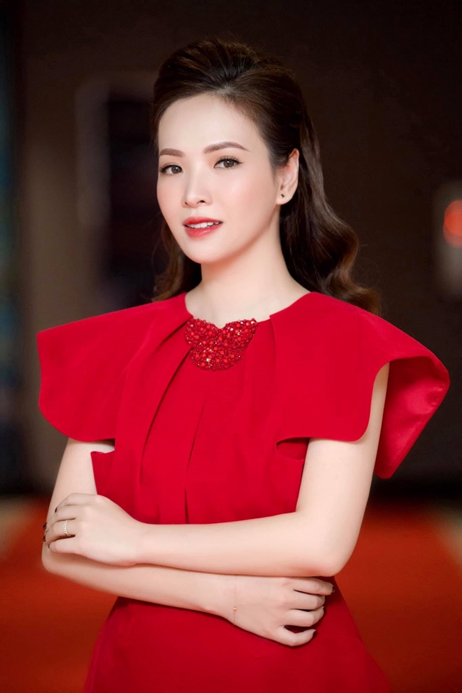 Tiểu sử Đan Lê