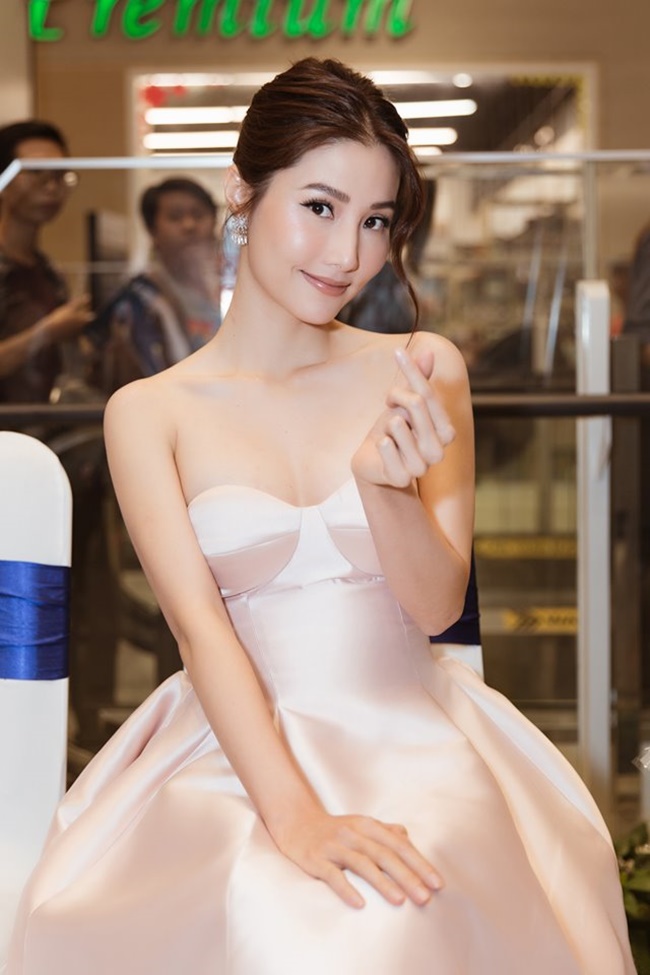 diễn vi&ecirc;n diễm my 9x