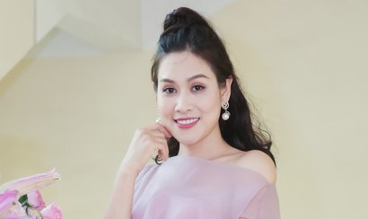 Tiểu sử Hà Hương - “Nguyệt thảo mai” phim Phía trước là bầu trời