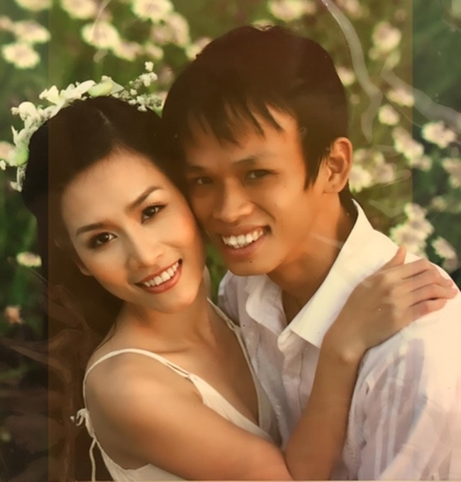 tiểu sử H&agrave; Hương trẻ