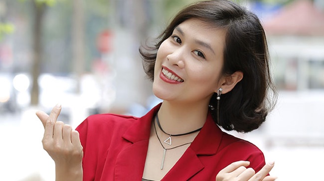 tiểu sử H&agrave; Hương xinh đẹp