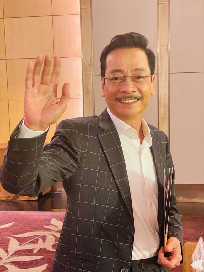 Nghệ sĩ Nhân Dân Hoàng Dũng