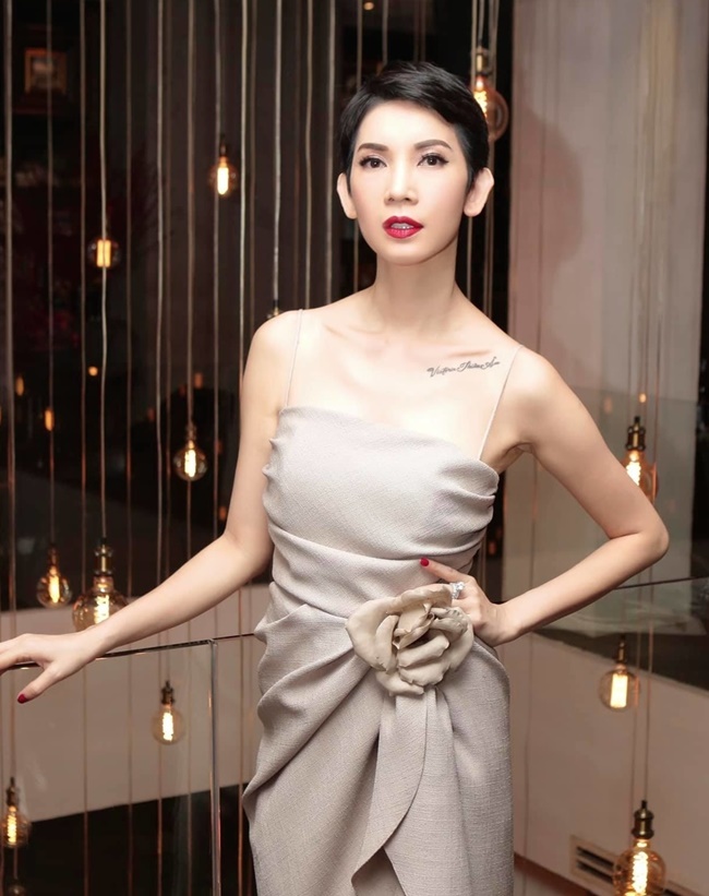 Tiểu sử si&ecirc;u mẫu Xu&acirc;n Lan