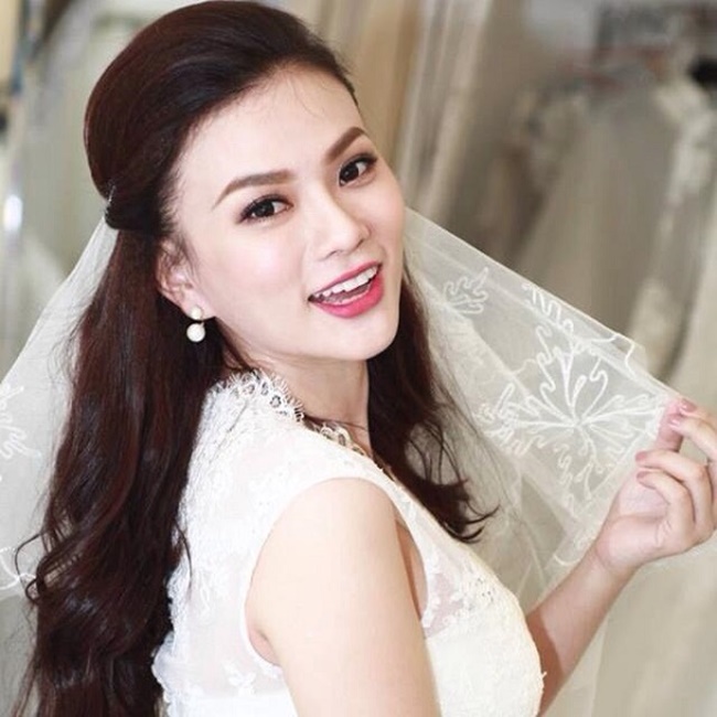 Thu Thủy xinh đẹp