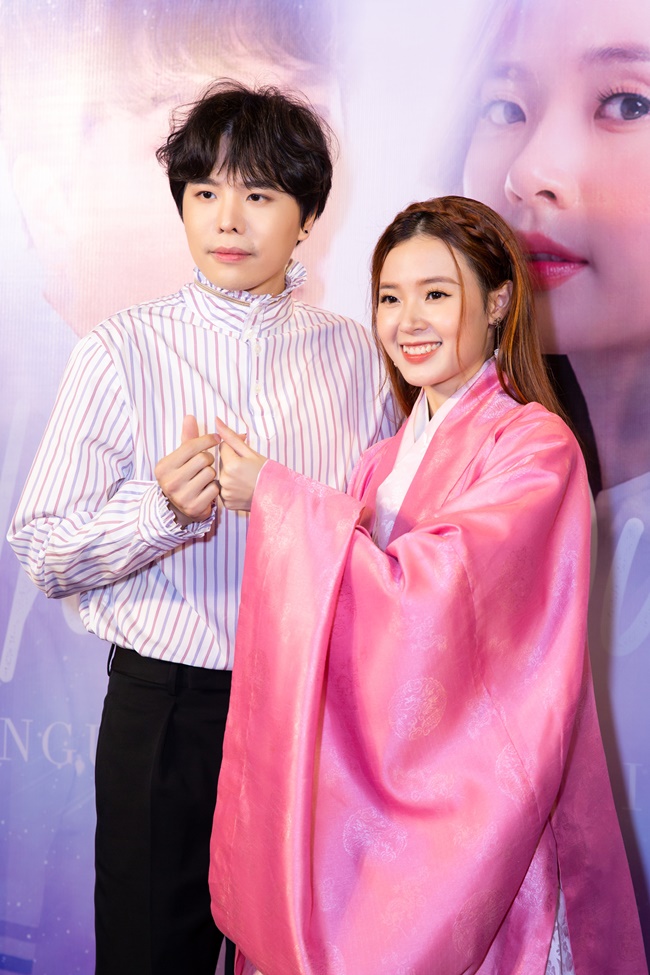 Trịnh Thăng B&igrave;nh c&ugrave;ng với Midu