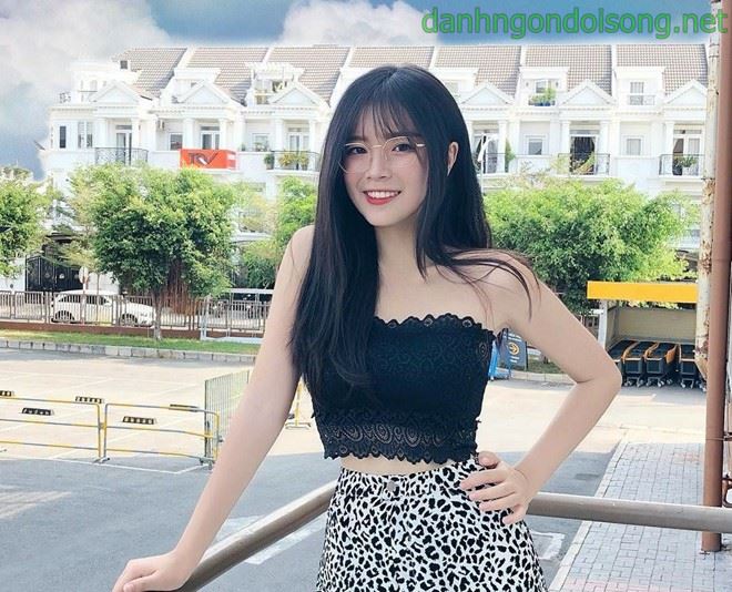 Top ảnh gái xinh đeo mắt kính dễ thương