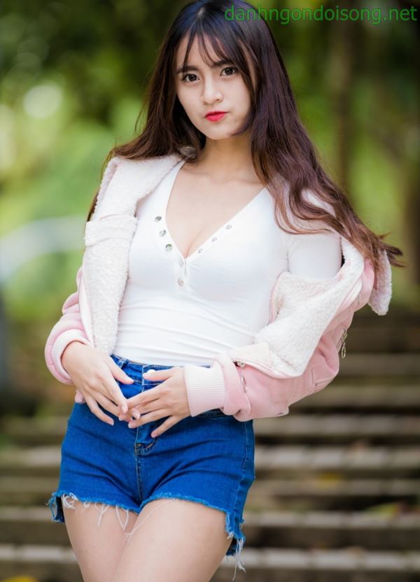 Top ảnh gái xinh đeo mắt kính dễ thương