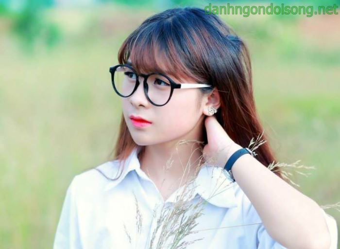 Top ảnh gái xinh đeo mắt kính dễ thương