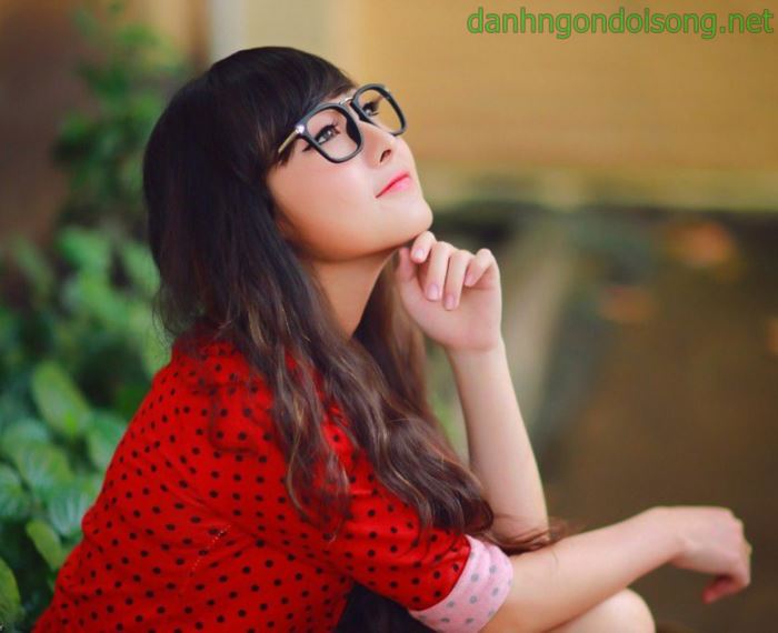 Top ảnh gái xinh đeo mắt kính dễ thương