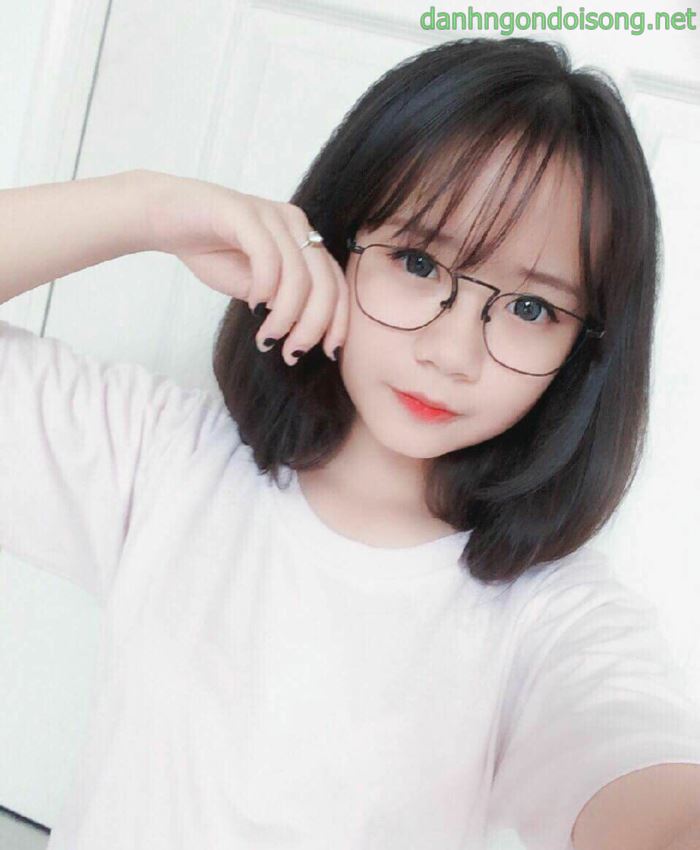 Top ảnh gái xinh đeo mắt kính dễ thương