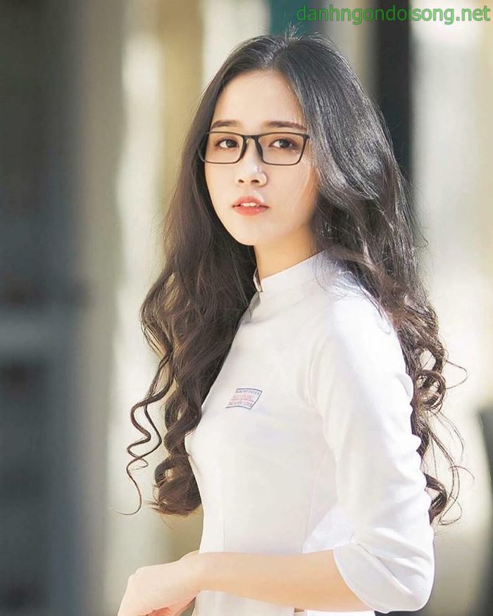 Top ảnh gái xinh đeo mắt kính dễ thương
