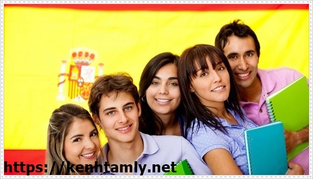 Kết bạn với người bản xứ l&agrave; kinh nghiệm học tiếng T&acirc;y Ban Nha