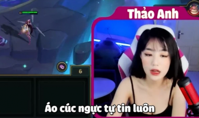[CÓ CLIP] Nữ streamer khoe vùng nhạy cảm trên livestream