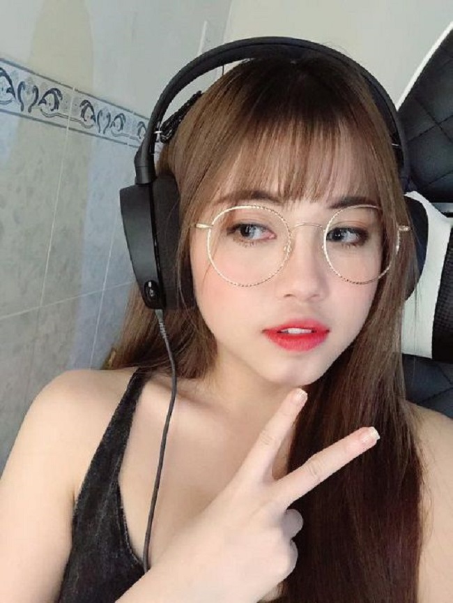 streamer lai lai 10