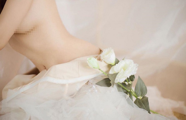 thúy vi ảnh nude 2