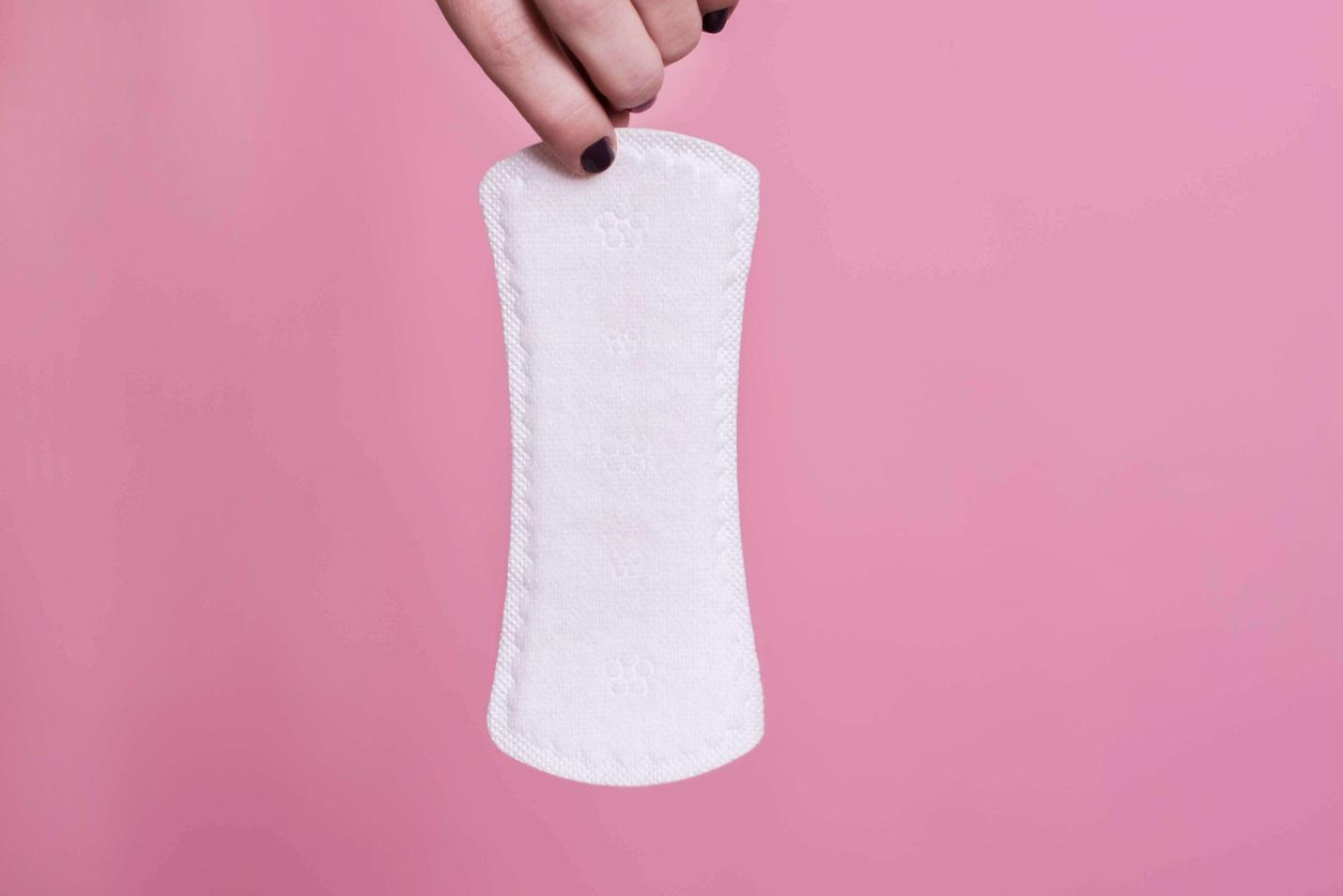 băng vệ sinh g&acirc;y bồn cầu bị nghẹt