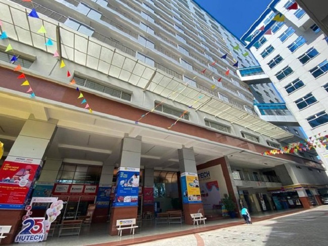 clip nóng cô gái mặc đồng phục trường hutech 4