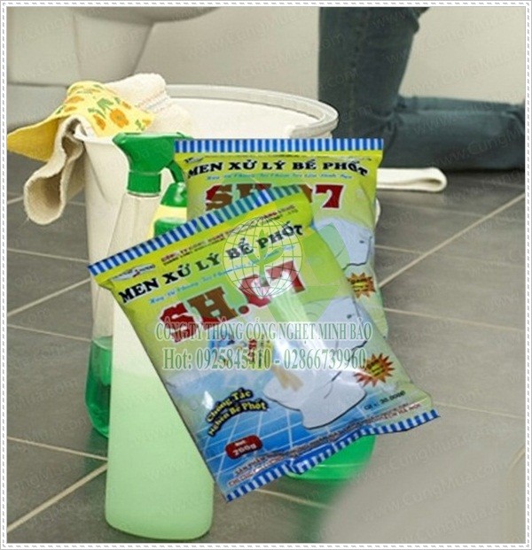 Sử dụng bột th&ocirc;ng bồn cầu.