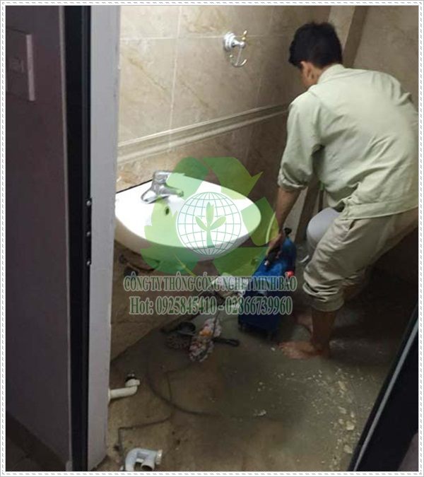 Th&ocirc;ng cống nghẹt gi&aacute; rẻ.