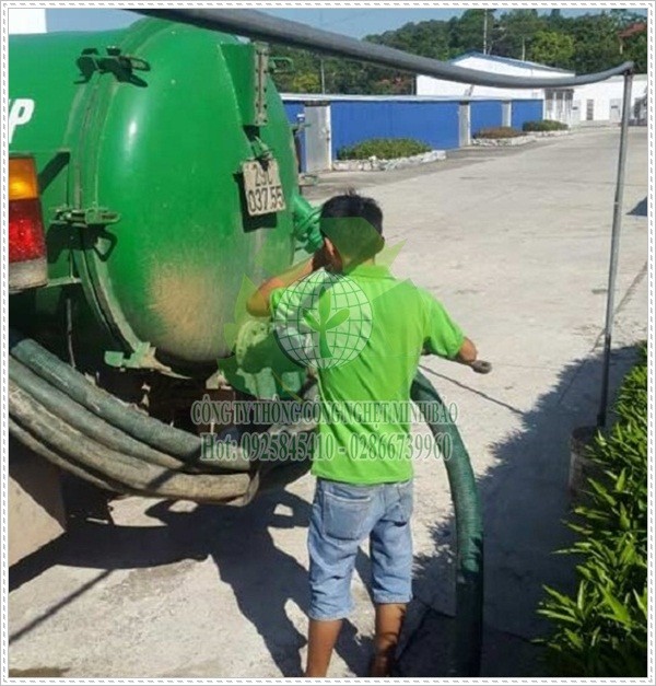 Thi c&ocirc;ng th&ocirc;ng cống nghẹt gi&aacute; rẻ.