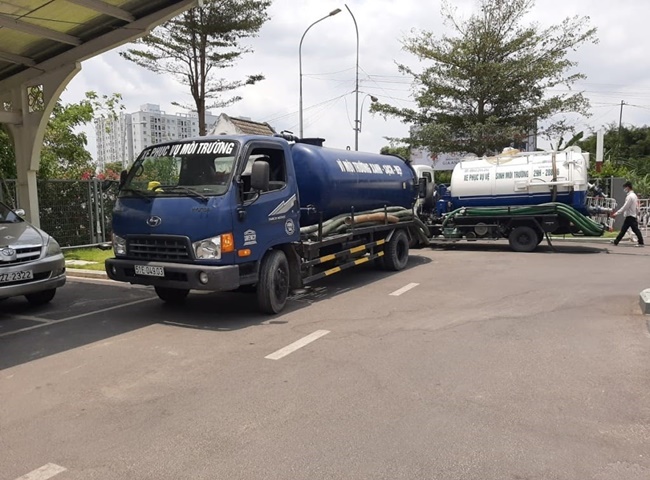 H&uacute;t hầm cầu huyện H&oacute;c M&ocirc;n theo phương ph&aacute;p hiện đại